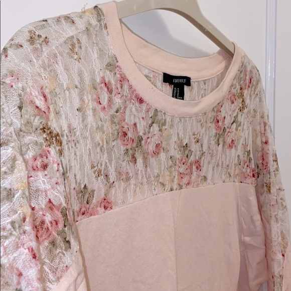 FOREVER 21 | Lace Pink Sweatshirt - Picture 2 of 4